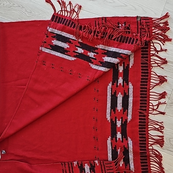 Roots Cape Poncho Wrap - Picture 8 of 14